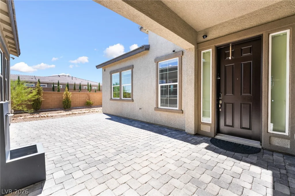 8735 Pioneer, Las Vegas, NV 89113