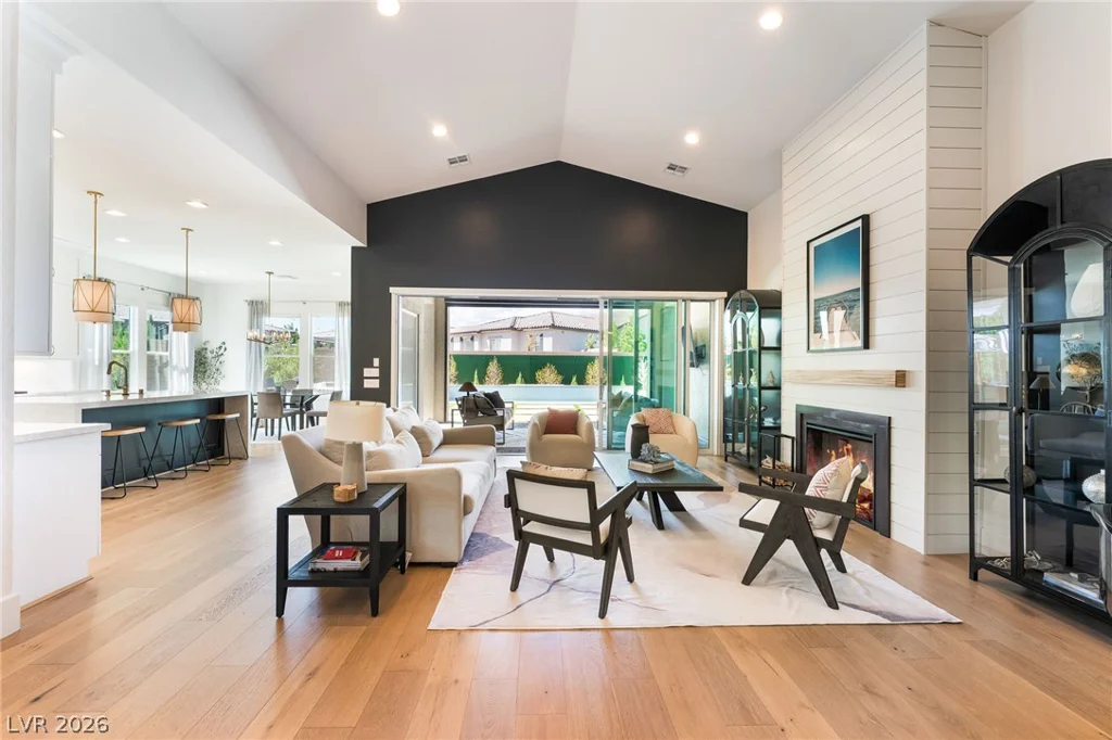 8735 Pioneer, Las Vegas, NV 89113