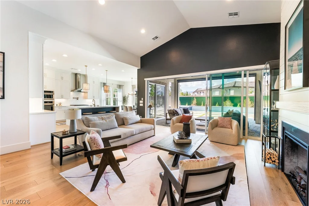 8735 Pioneer, Las Vegas, NV 89113