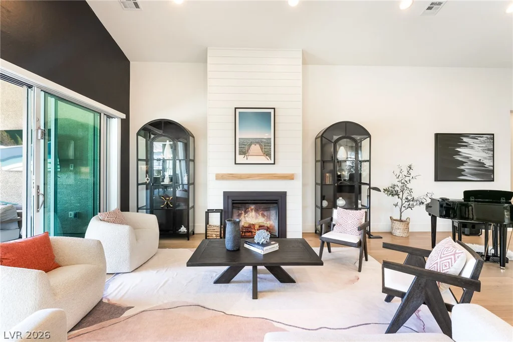 8735 Pioneer, Las Vegas, NV 89113