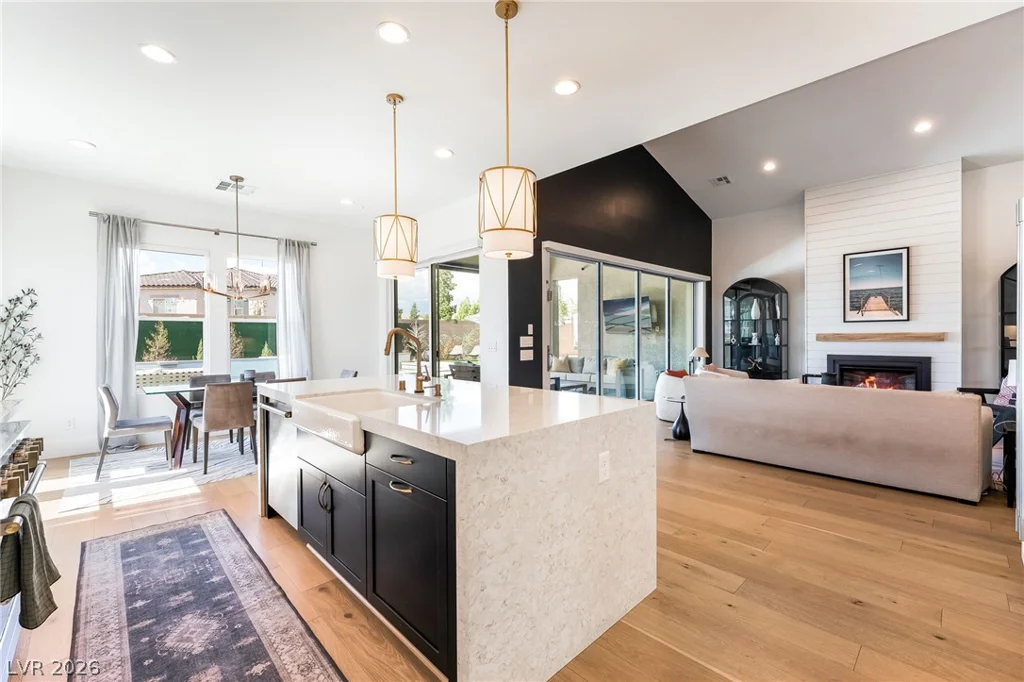 8735 Pioneer, Las Vegas, NV 89113