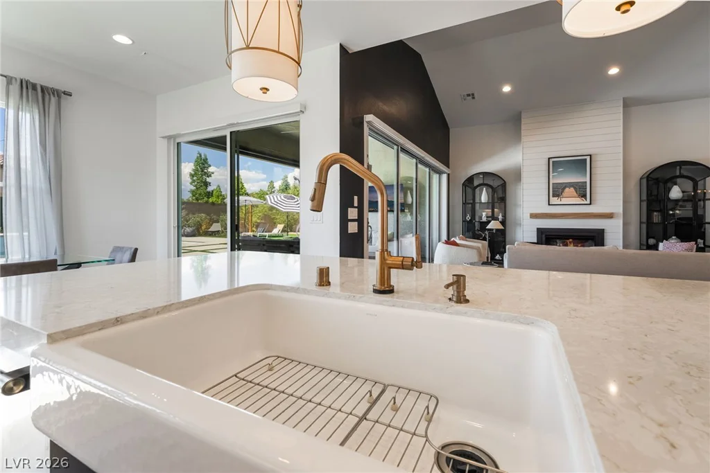 8735 Pioneer, Las Vegas, NV 89113