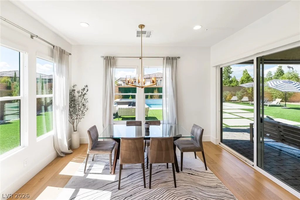 8735 Pioneer, Las Vegas, NV 89113