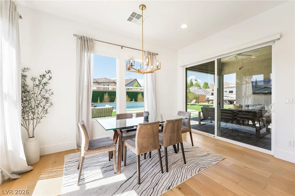 8735 Pioneer, Las Vegas, NV 89113