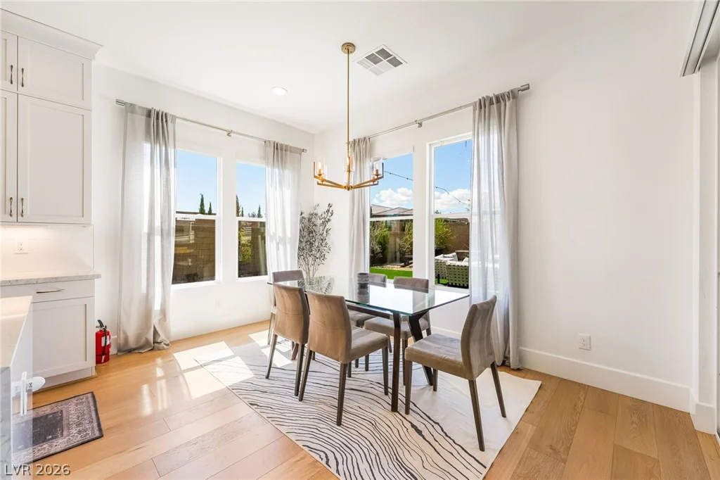 8735 Pioneer, Las Vegas, NV 89113