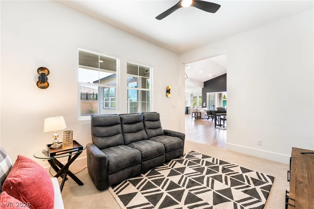 8735 Pioneer, Las Vegas, NV 89113
