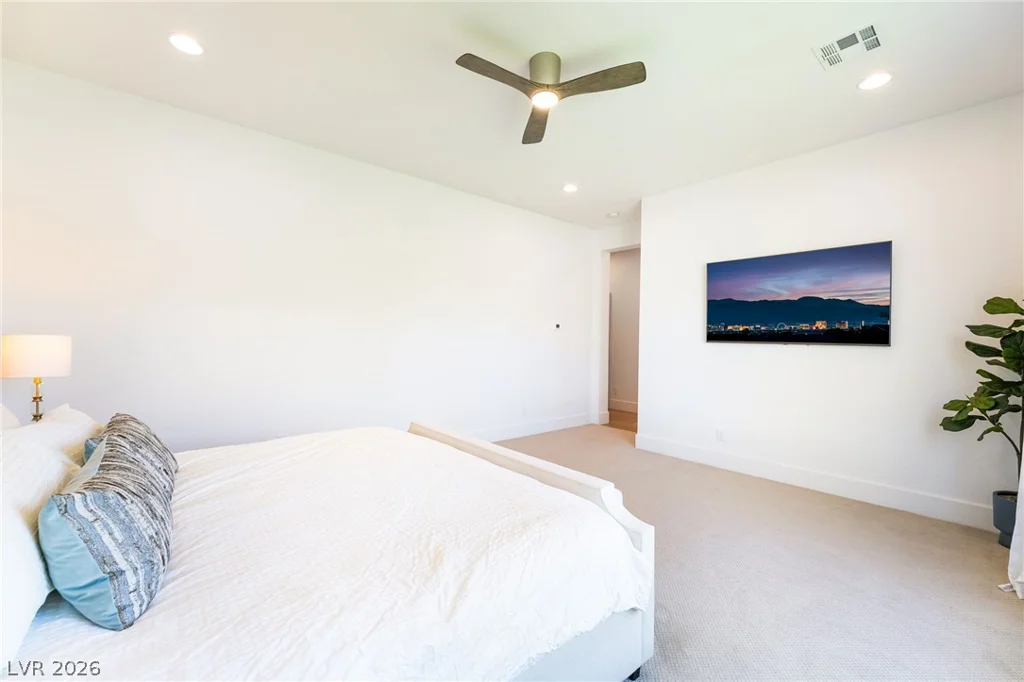 8735 Pioneer, Las Vegas, NV 89113