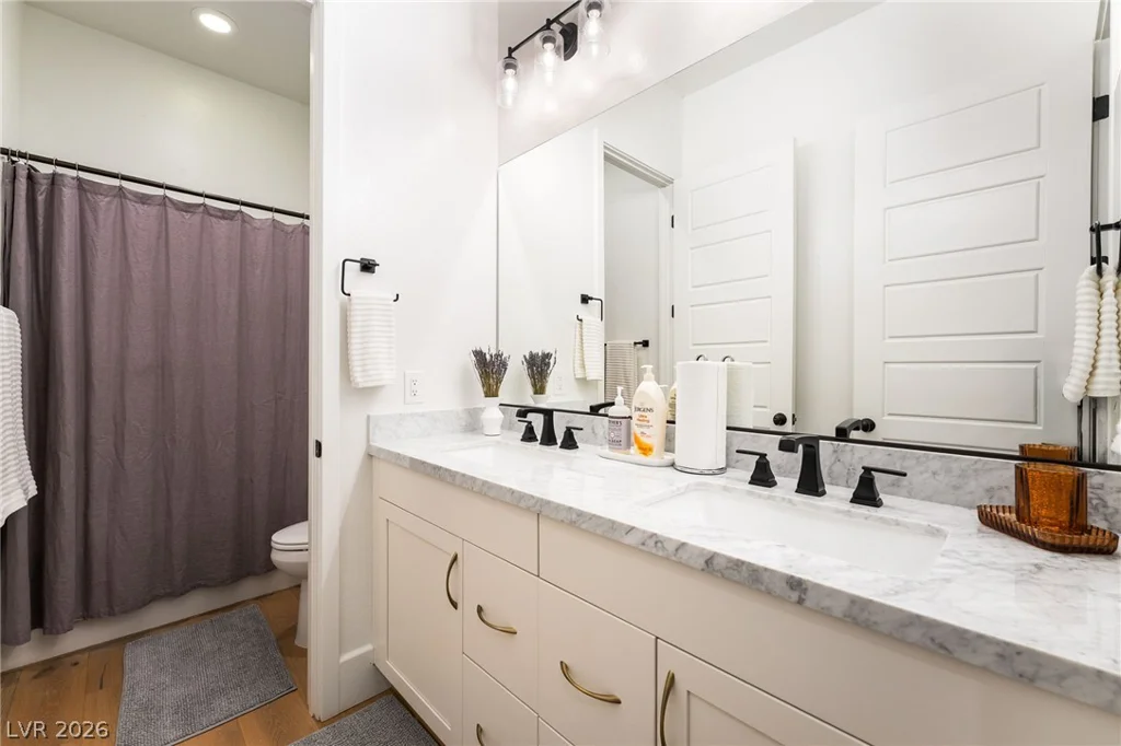 8735 Pioneer, Las Vegas, NV 89113