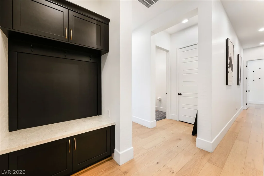 8735 Pioneer, Las Vegas, NV 89113