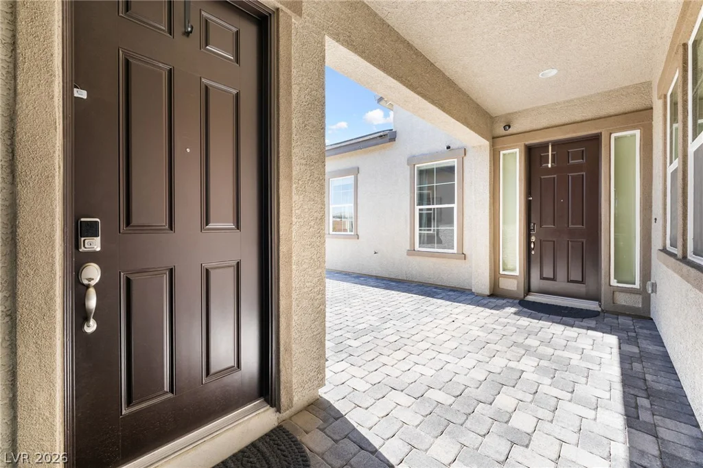 8735 Pioneer, Las Vegas, NV 89113