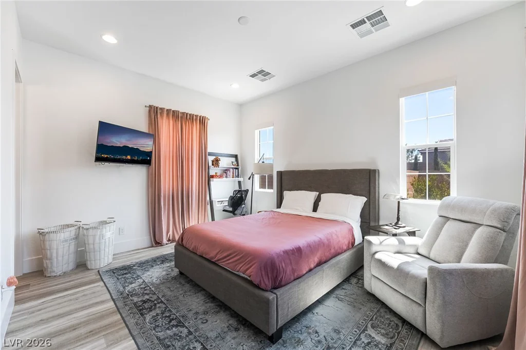 8735 Pioneer, Las Vegas, NV 89113