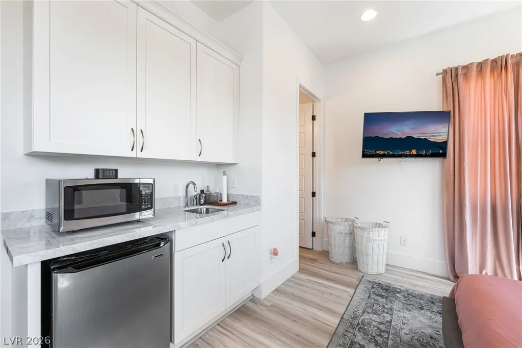 8735 Pioneer, Las Vegas, NV 89113