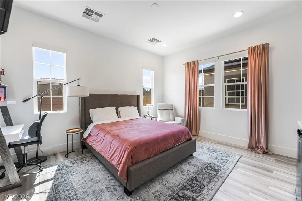 8735 Pioneer, Las Vegas, NV 89113