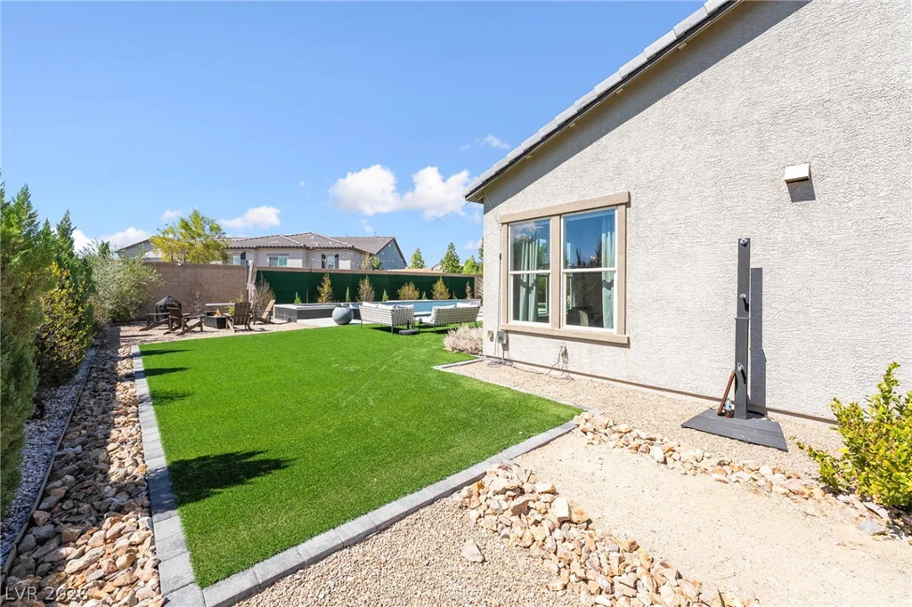 8735 Pioneer, Las Vegas, NV 89113