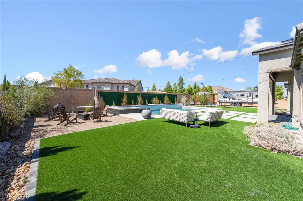 8735 Pioneer, Las Vegas, NV 89113