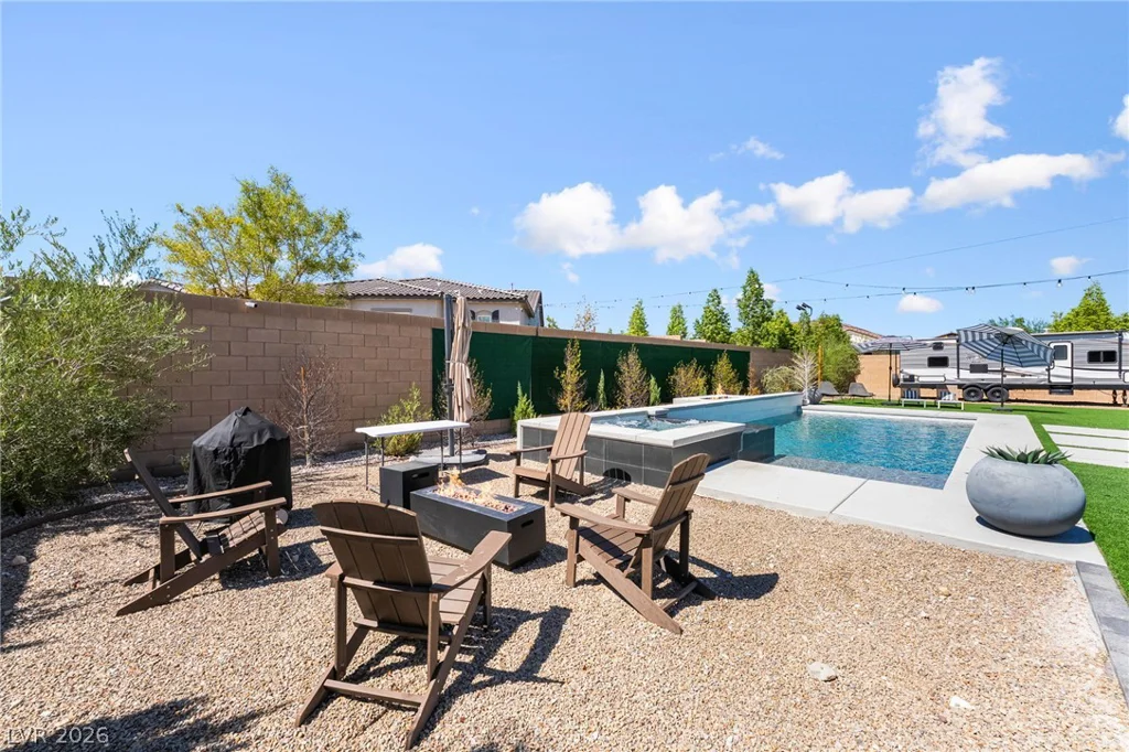 8735 Pioneer, Las Vegas, NV 89113