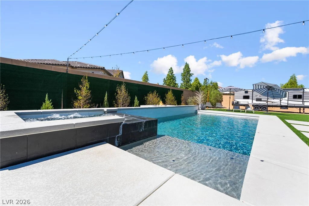 8735 Pioneer, Las Vegas, NV 89113