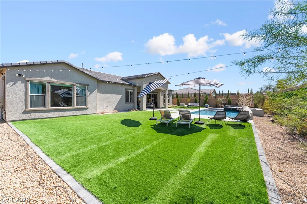 8735 Pioneer, Las Vegas, NV 89113