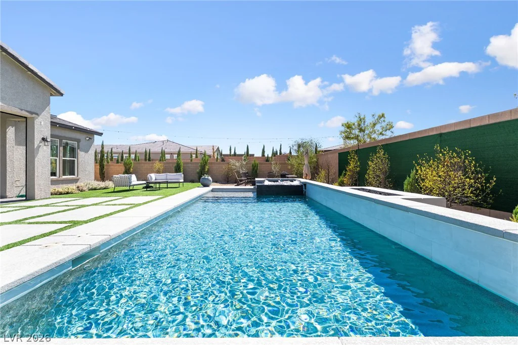 8735 Pioneer, Las Vegas, NV 89113