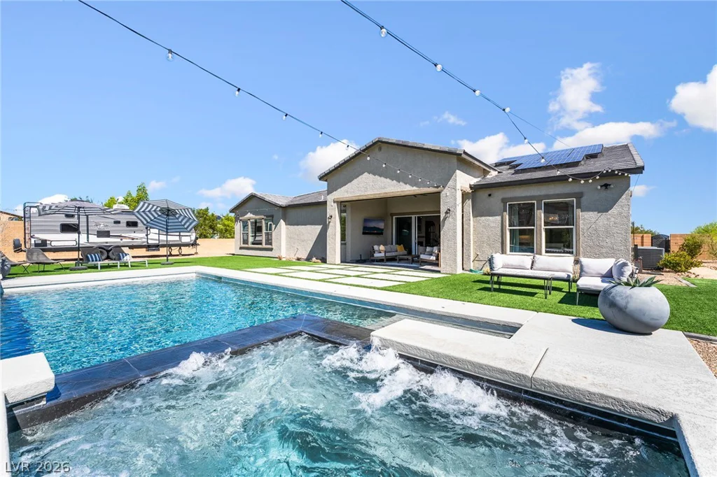 8735 Pioneer, Las Vegas, NV 89113