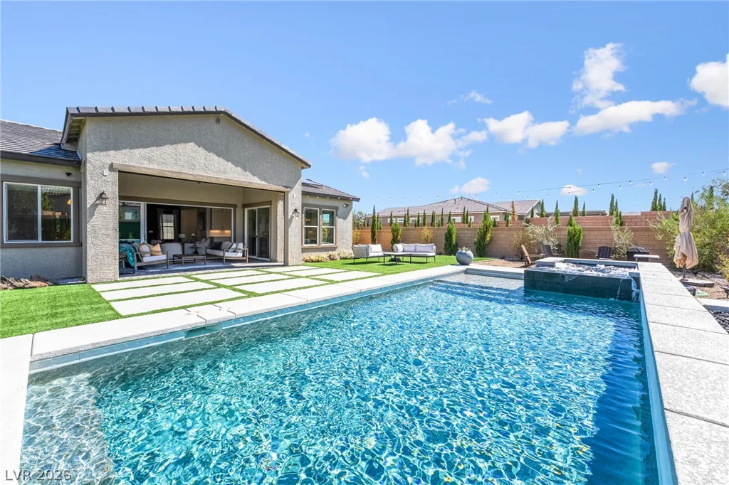 8735 Pioneer, Las Vegas, NV 89113