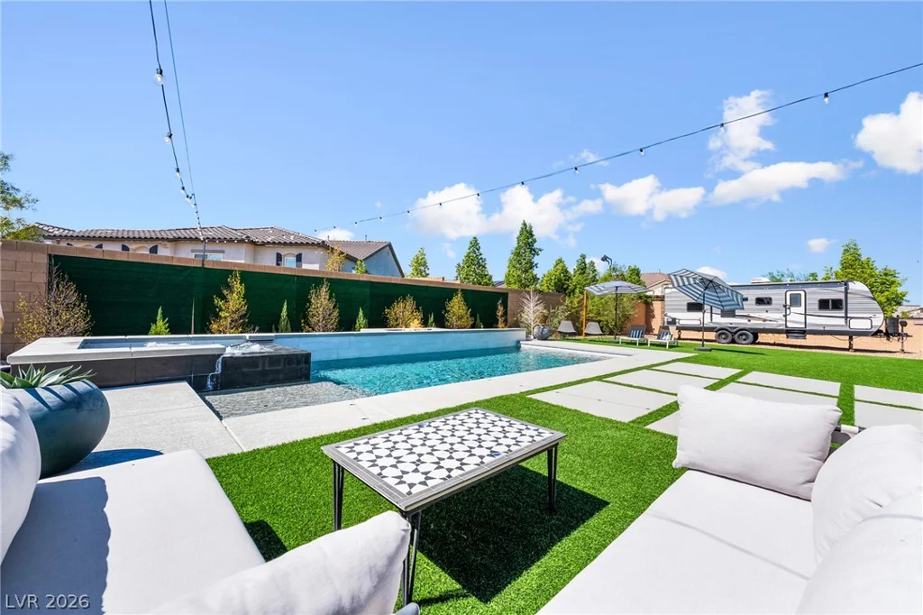 8735 Pioneer, Las Vegas, NV 89113