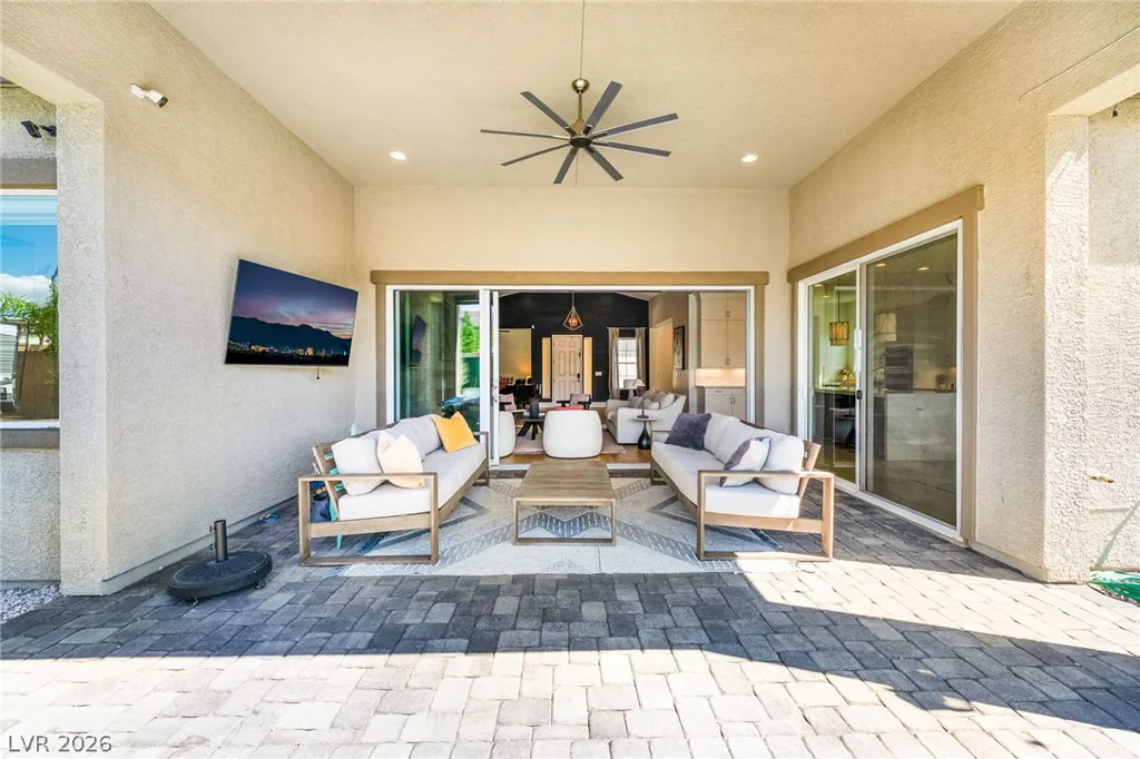 8735 Pioneer, Las Vegas, NV 89113