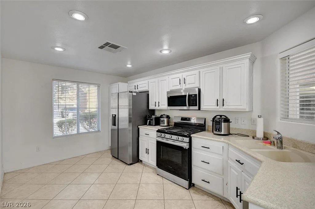 5087 Penryn, Las Vegas, NV 89139