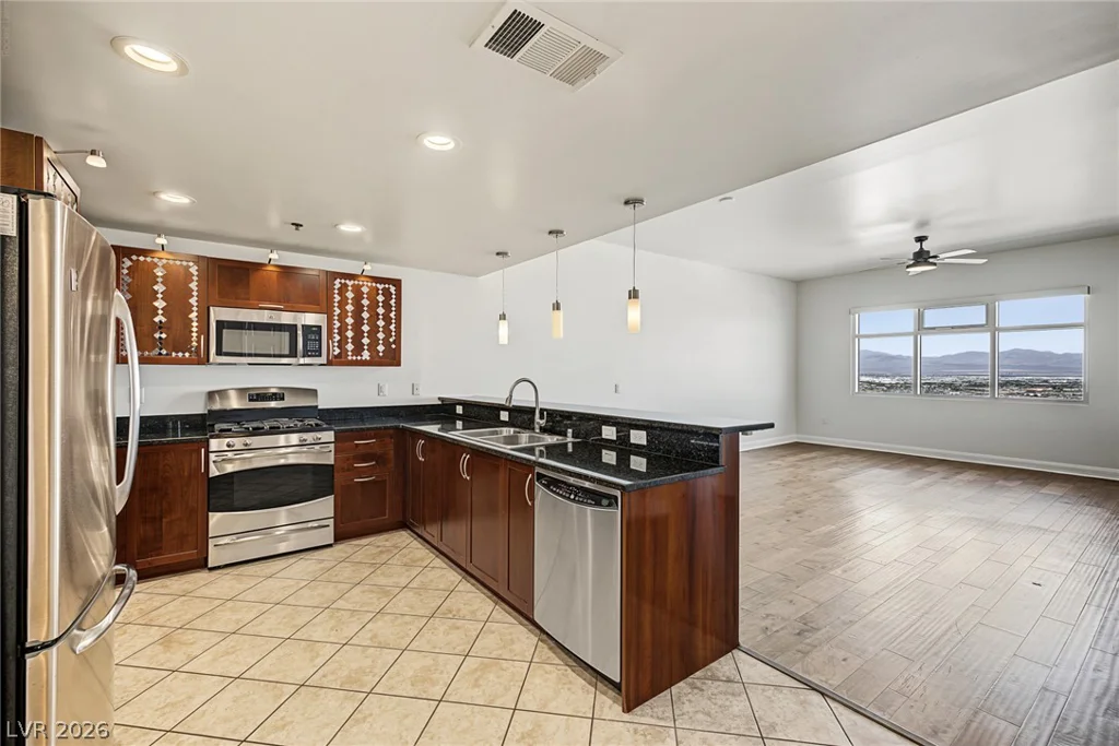 150 Las Vegas, Las Vegas, NV 89101