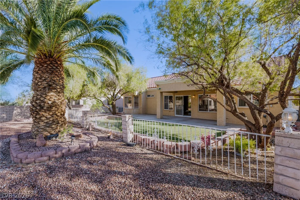 8520 Waycross, Las Vegas, NV 89134