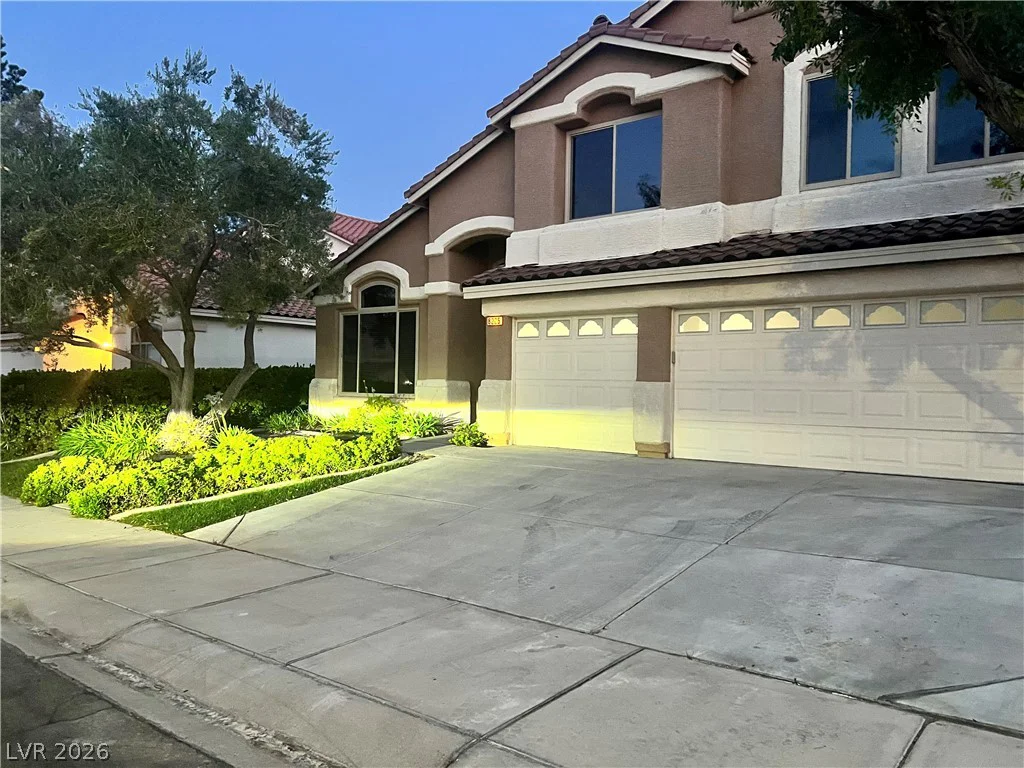 8225 Woodland Prairie, Las Vegas, NV 89129