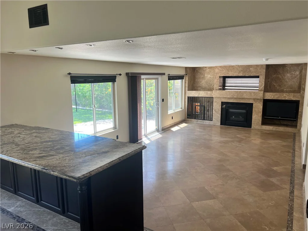 8225 Woodland Prairie, Las Vegas, NV 89129