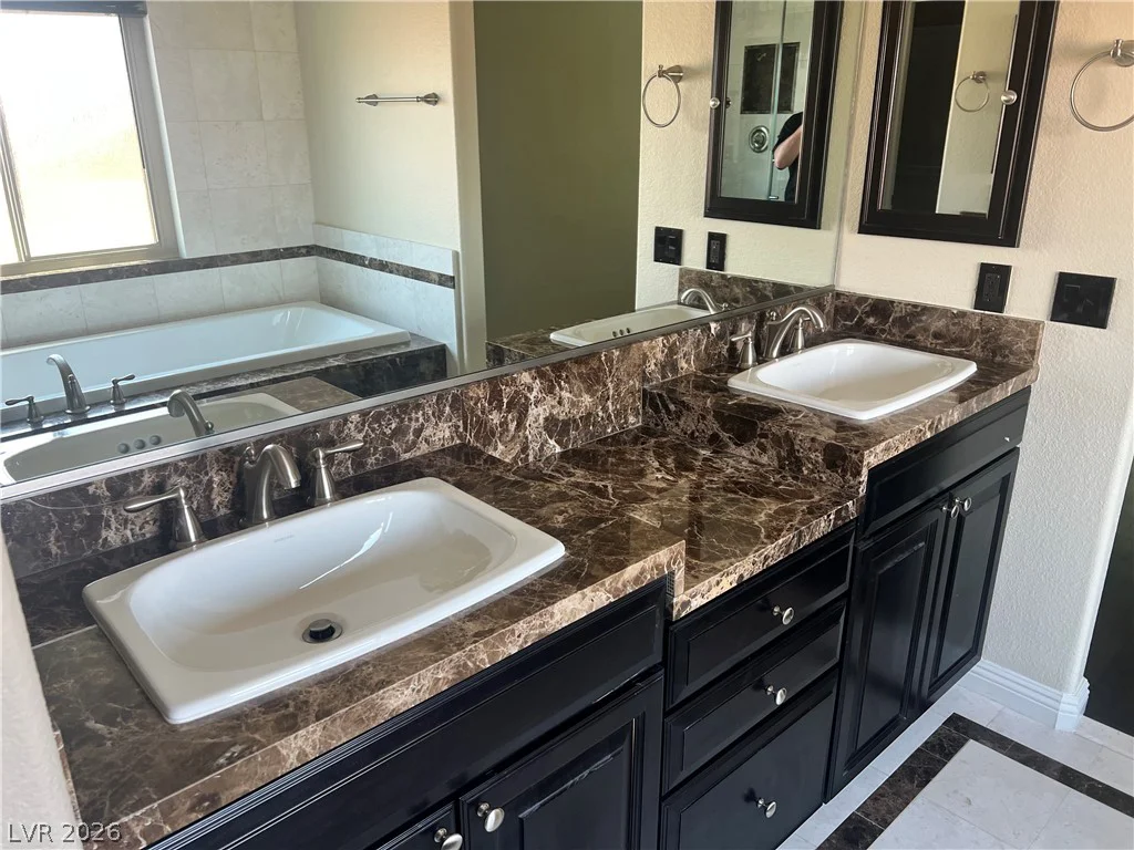 8225 Woodland Prairie, Las Vegas, NV 89129