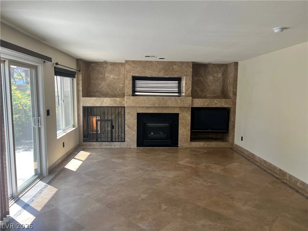 8225 Woodland Prairie, Las Vegas, NV 89129