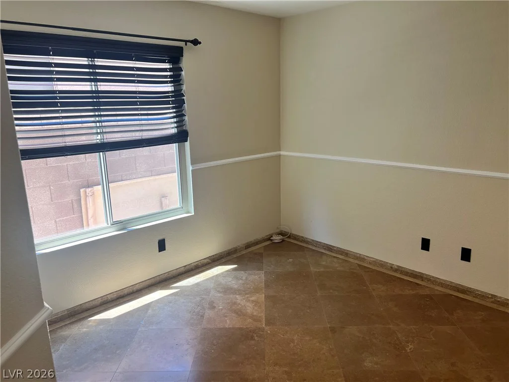 8225 Woodland Prairie, Las Vegas, NV 89129