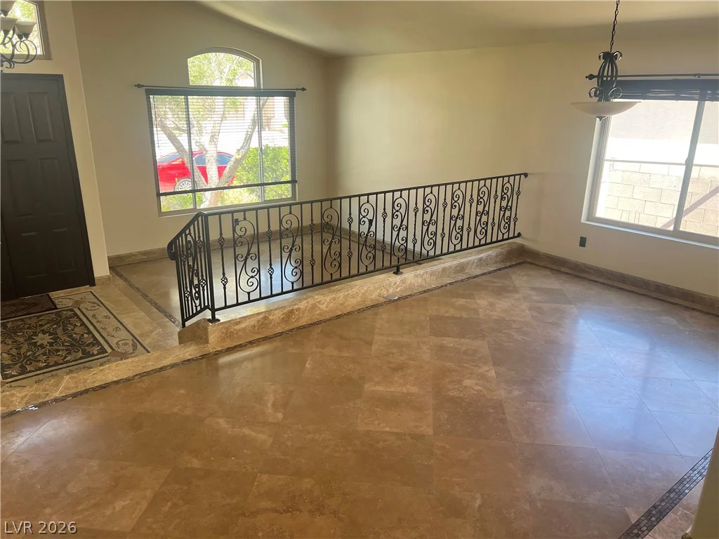 8225 Woodland Prairie, Las Vegas, NV 89129