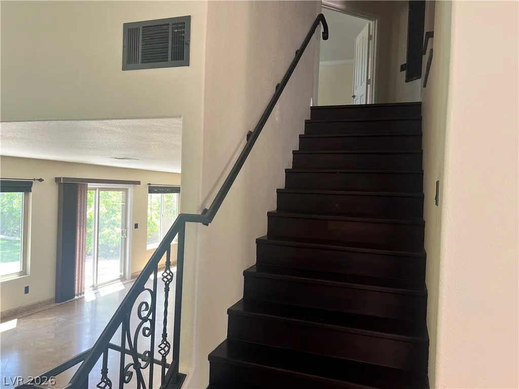 8225 Woodland Prairie, Las Vegas, NV 89129