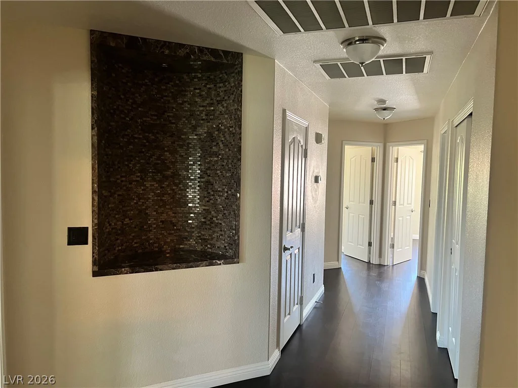 8225 Woodland Prairie, Las Vegas, NV 89129