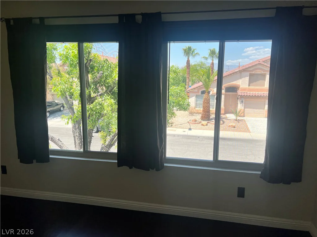 8225 Woodland Prairie, Las Vegas, NV 89129