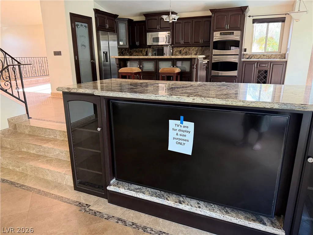 8225 Woodland Prairie, Las Vegas, NV 89129