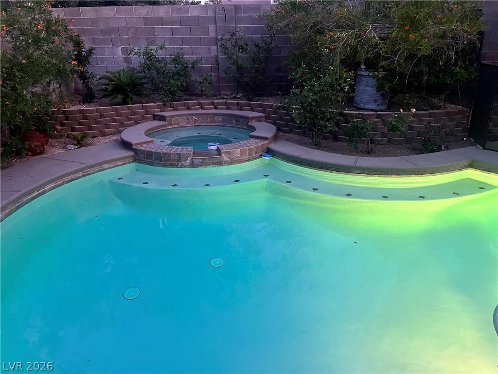 8225 Woodland Prairie, Las Vegas, NV 89129