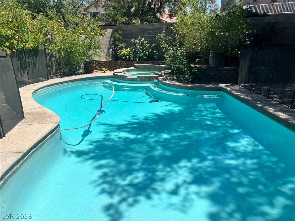 8225 Woodland Prairie, Las Vegas, NV 89129