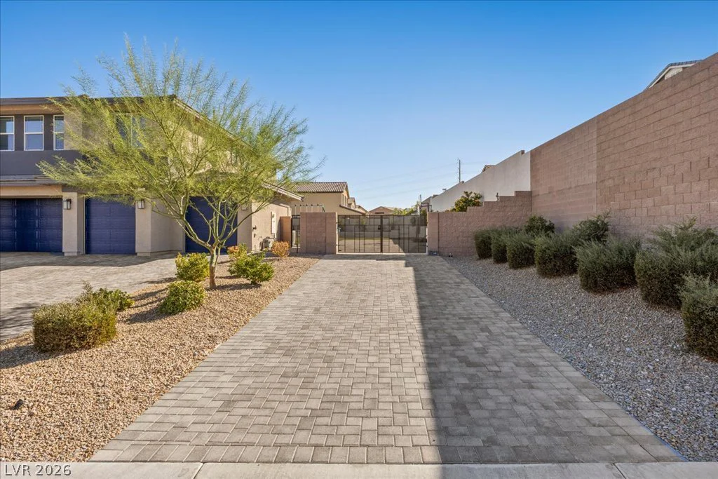10231 Grapevine Hill, Las Vegas, NV 89149