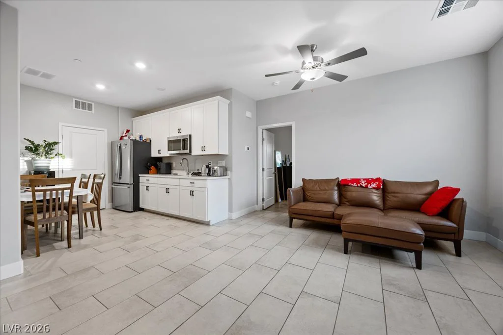 10231 Grapevine Hill, Las Vegas, NV 89149