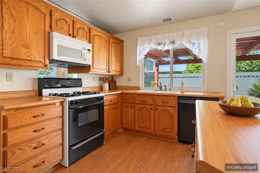 5680 Blossom View, Las Vegas, NV 89142