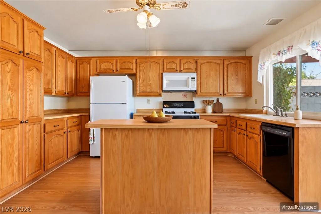 5680 Blossom View, Las Vegas, NV 89142