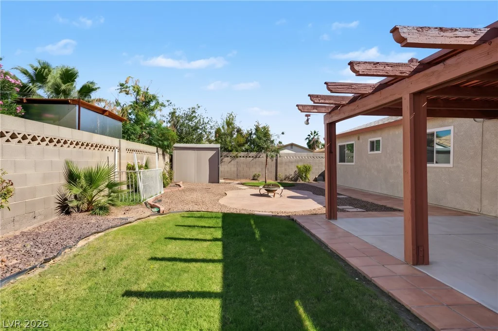 5680 Blossom View, Las Vegas, NV 89142