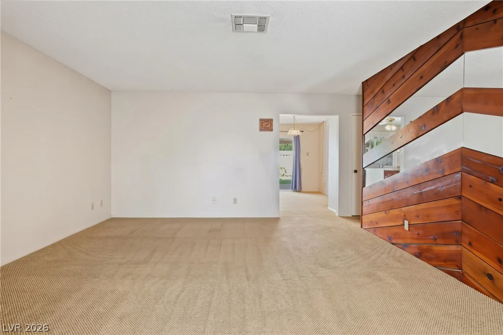 5680 Blossom View, Las Vegas, NV 89142