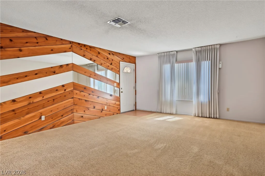 5680 Blossom View, Las Vegas, NV 89142