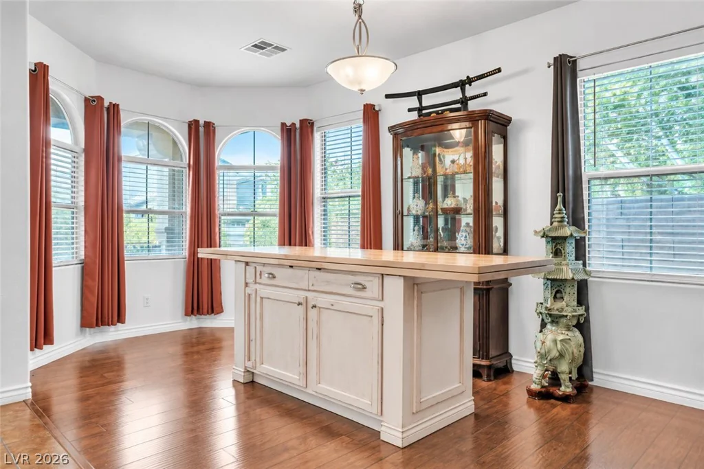 113 Peak Villa, North Las Vegas, NV 89031